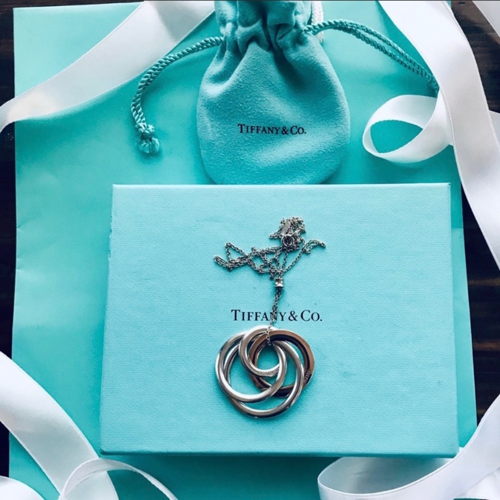 TIFFANY & CO. TRIPLE CIRCLE NECKLACE